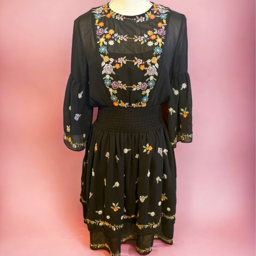Maeve by Anthropology sz 2 MIDI black floral‎ embroidered elastic waist lined
